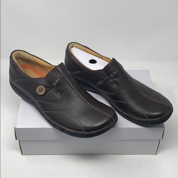clarks button shoes